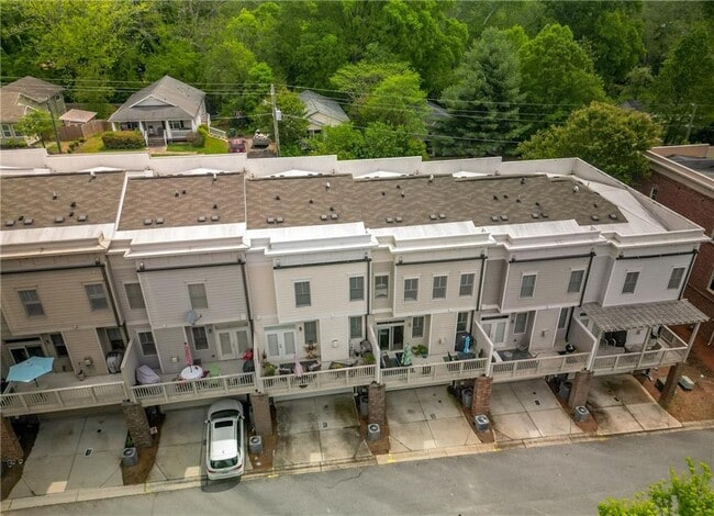 Building Photo - 219 Cole St NE