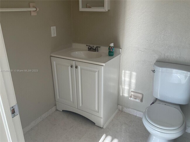 Foto del edificio - 20564 NW 19th Ave