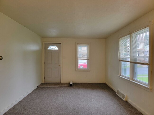 Foto del edificio - 727 N Hanover St