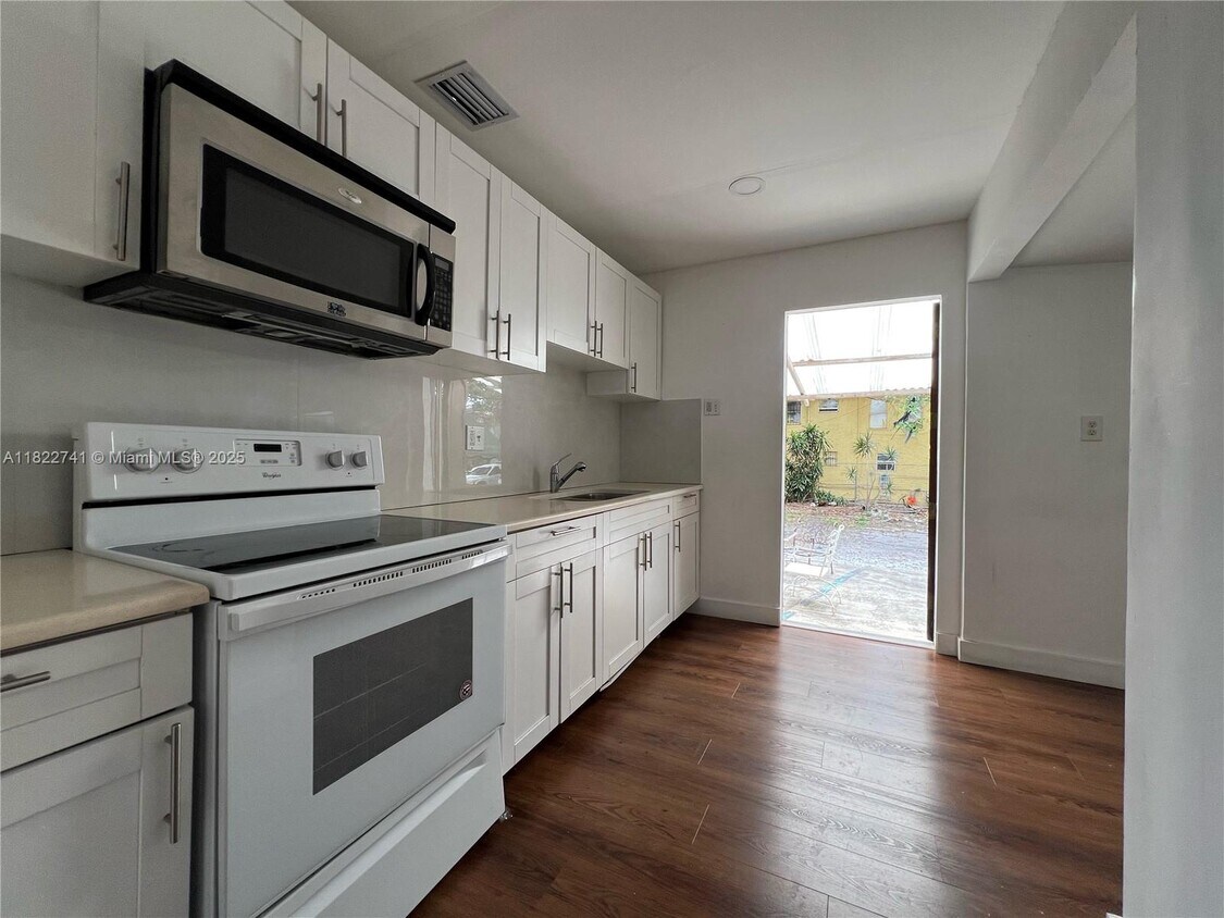 Foto principal - 1334 SW 1st St