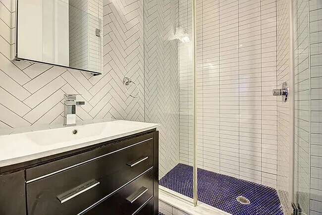 Building Photo - 313 East 92nd Street