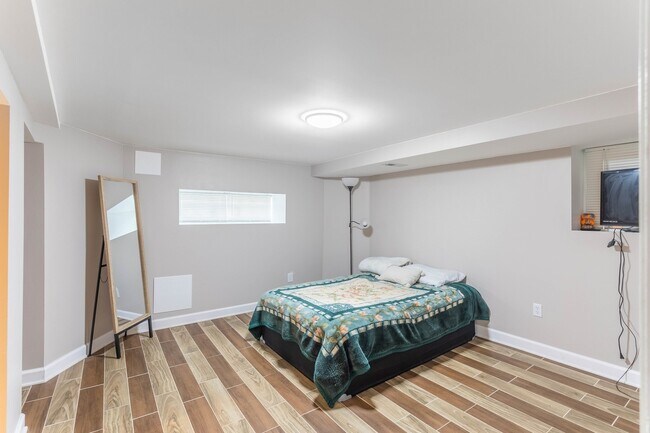 Foto del edificio - 6422 S Maplewood Ave