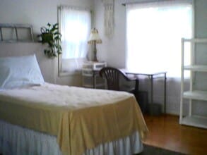 Building Photo - 45 Devens St