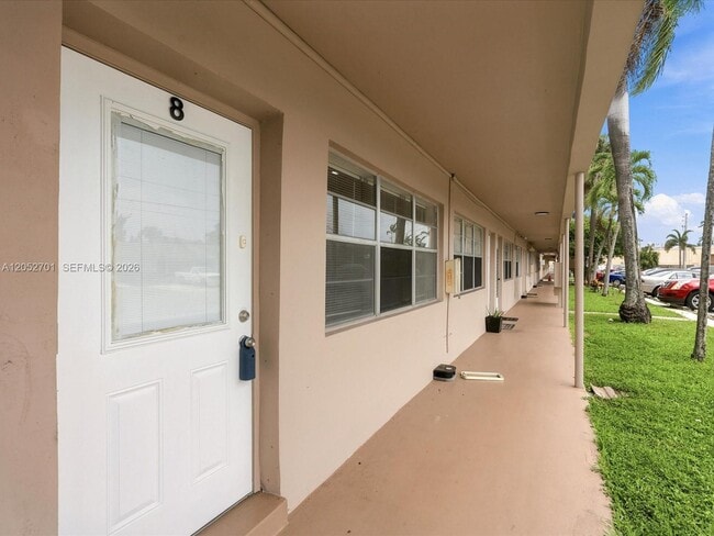 Foto del edificio - 230 SW 11th Ave