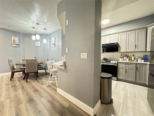 Foto del edificio - 5554 Metrowest Blvd