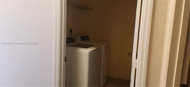 Foto del edificio - 22912 SW 115th Ct