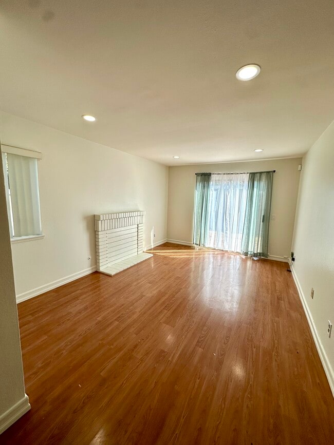 Building Photo - 4810 Irongate Ln