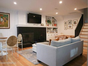 Building Photo - 1109 Trenton Ave