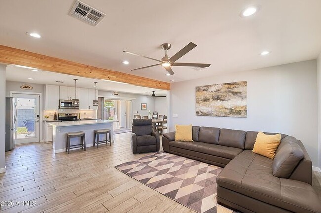 Building Photo - 7319 E Roosevelt St