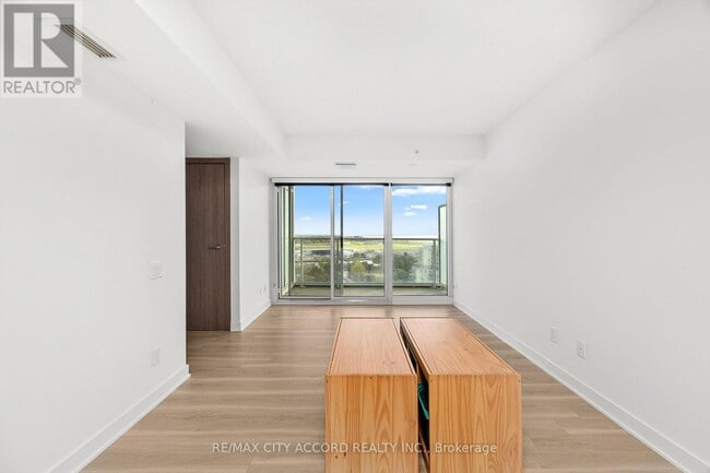 Building Photo - 17 Bathurst St