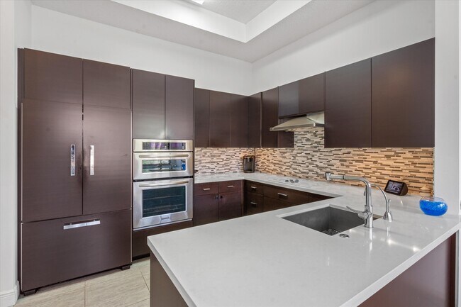 Foto del edificio - 16837 Isle of Palms Dr