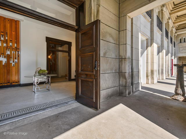 Foto del edificio - 4840 S Dorchester Ave