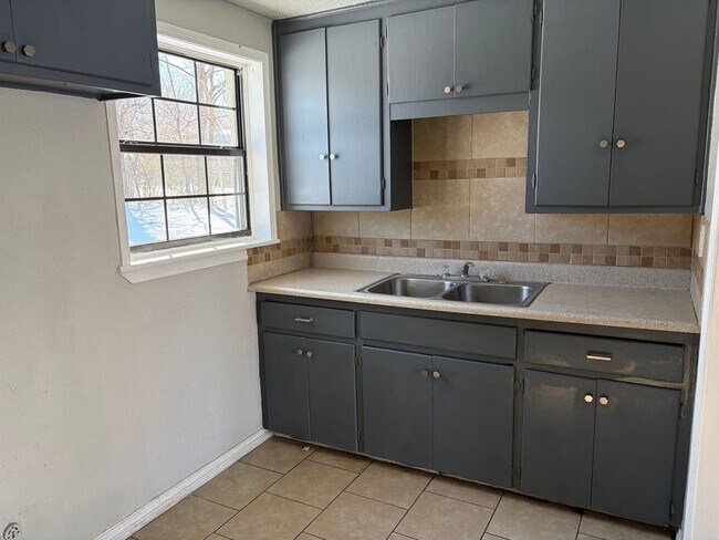 Foto del edificio - 2 Bed 1 Bath Stone Home in Del City