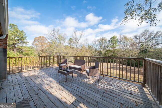 Foto del edificio - 161 Calhoun Rd