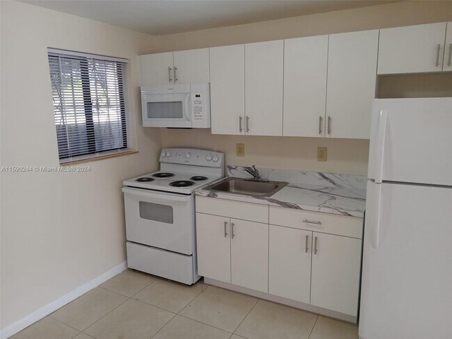 Foto del edificio - 1720 NW 59th St