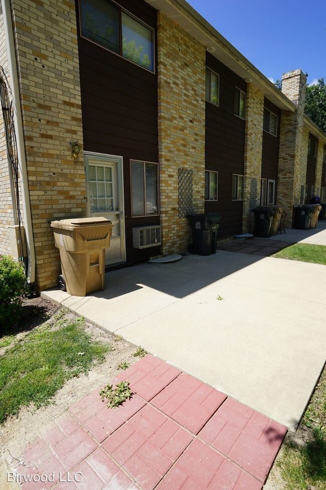 Foto del edificio - 5826 Thrush Ln