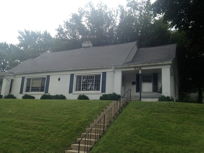 Building Photo - 533 E 60th St