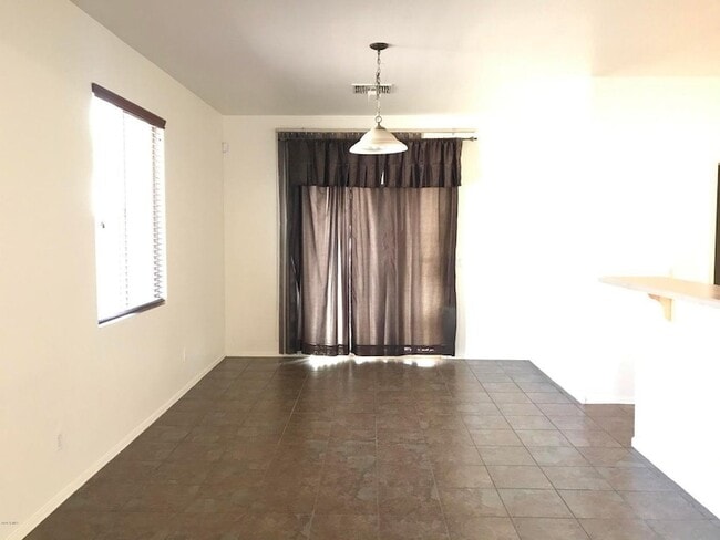 Foto del edificio - 7323 W St Charles Ave