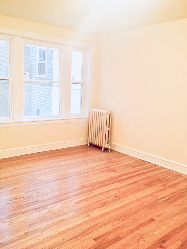 Foto del edificio - 3808 W Irving Park Rd