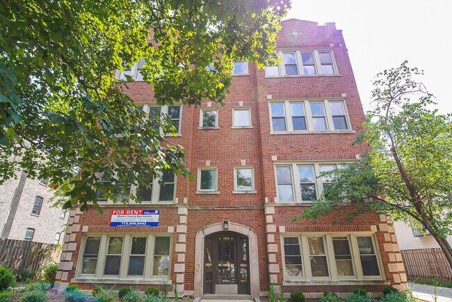 Building Photo - 3924 N Janssen Ave