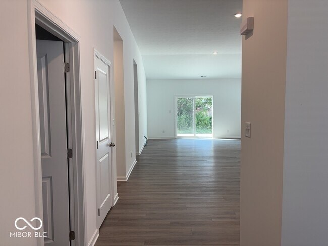 Foto del edificio - 817 Oyster Bay Dr