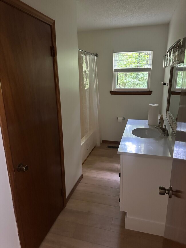 Foto del edificio - 1424 N Winer Dr