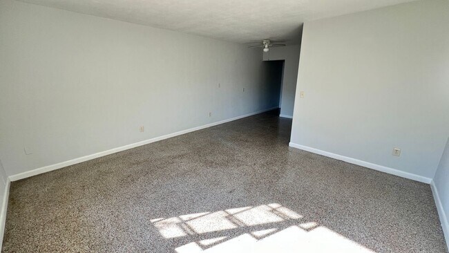 Foto del edificio - 2323 Belmar Dr