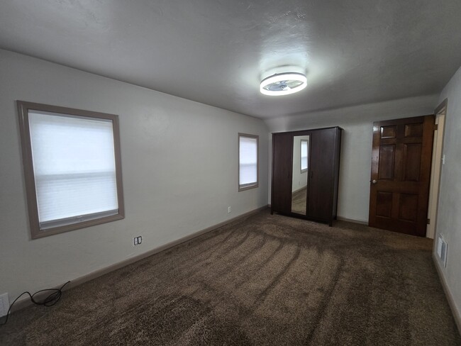 Building Photo - 4267 Stanton Ave