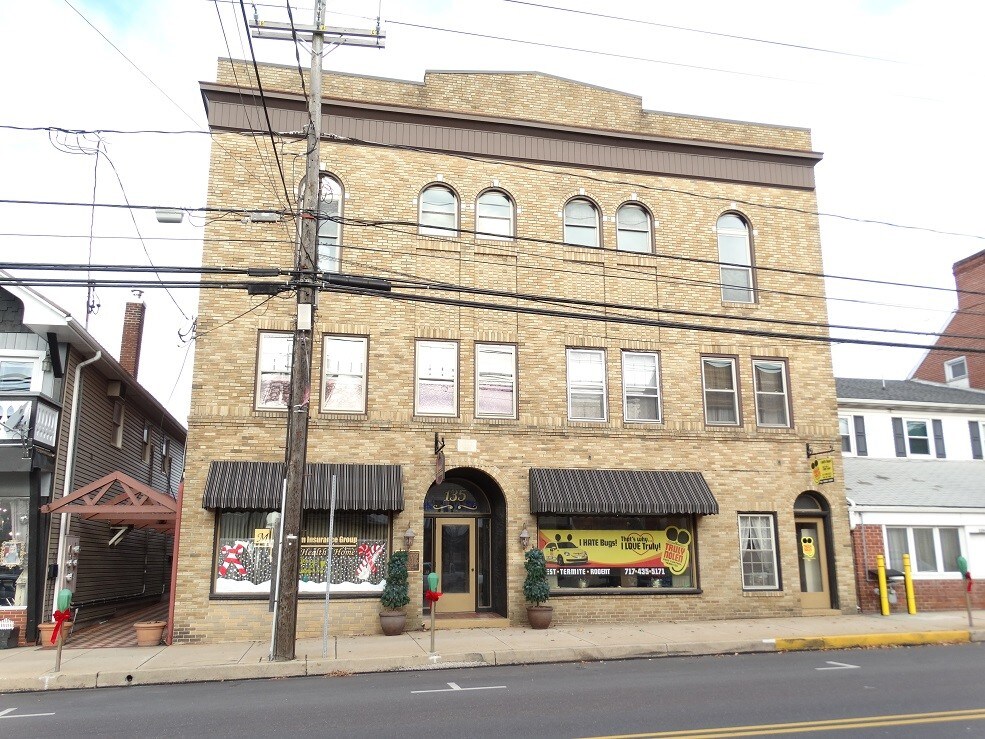 135 E Main St Unit 3, New Holland, PA 17557 Room for Rent in New