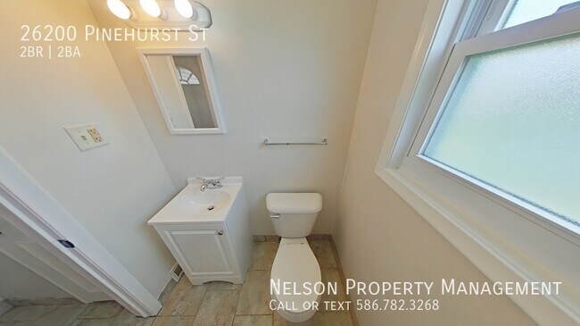 Foto del edificio - 26200 Pinehurst St