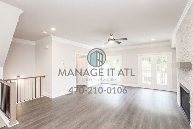 Building Photo - Elegant Townhome in City of Chamblee close...