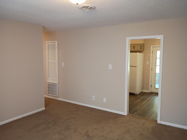 Foto del edificio - 3410 Arden Ct