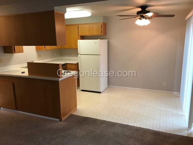 Foto del edificio - 3/2 Duplex Townhome in Thurston Hills