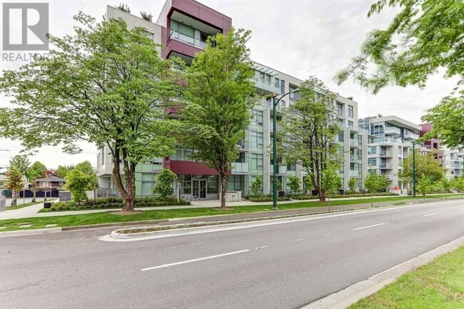 Building Photo - 5077-5077 Cambie St.