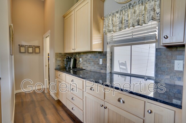 Foto del edificio - 169 Ironwood Dr