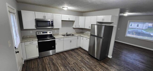 Building Photo - Kylemore - Xenia