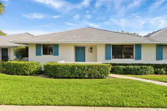 Building Photo - 706 Club Dr