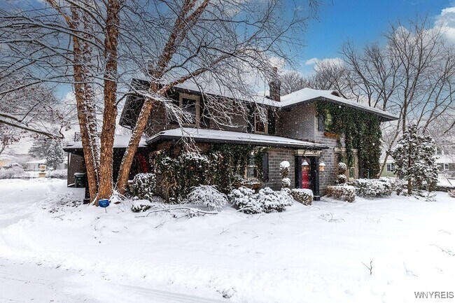 Foto del edificio - 72 N Long St