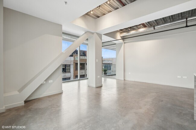 Foto del edificio - 1241 N Milwaukee Ave