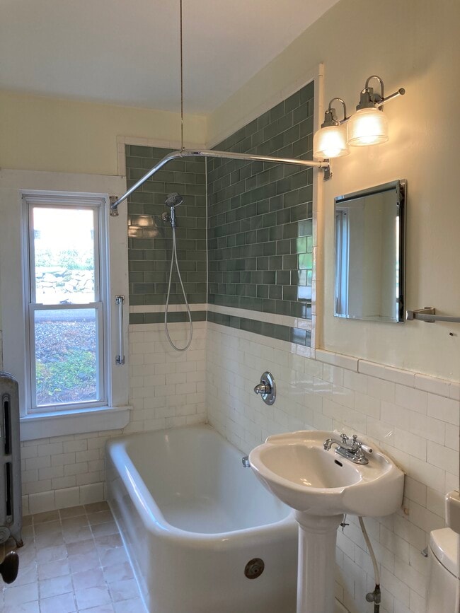 Bathroom - 5 Colonial Rd
