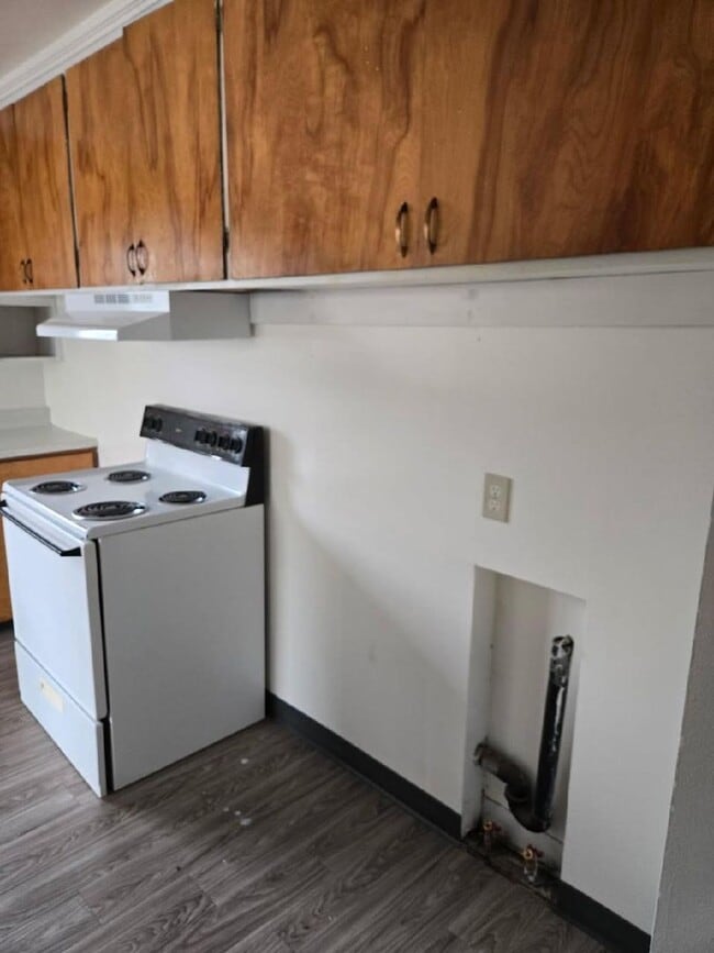 Building Photo - 2 bedroom 1 bath Apartment - 91 NW 8th St
