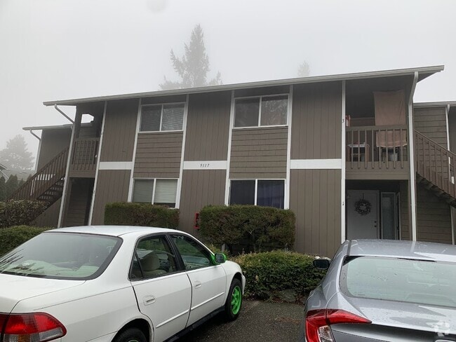 Building Photo - 9117 Meridian Plz NE