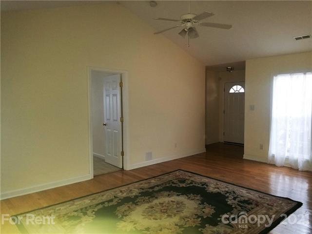 Foto del edificio - 2716 Rabbit Ridge Dr