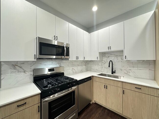 Foto del edificio - 2149 W Wilson Ave