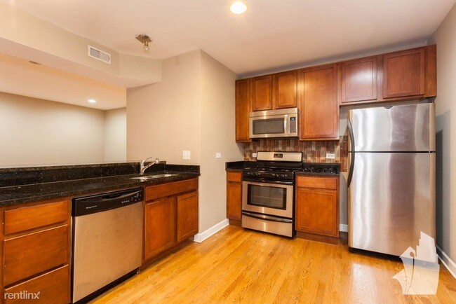 Foto del edificio - 2618 W Rosemont Ave