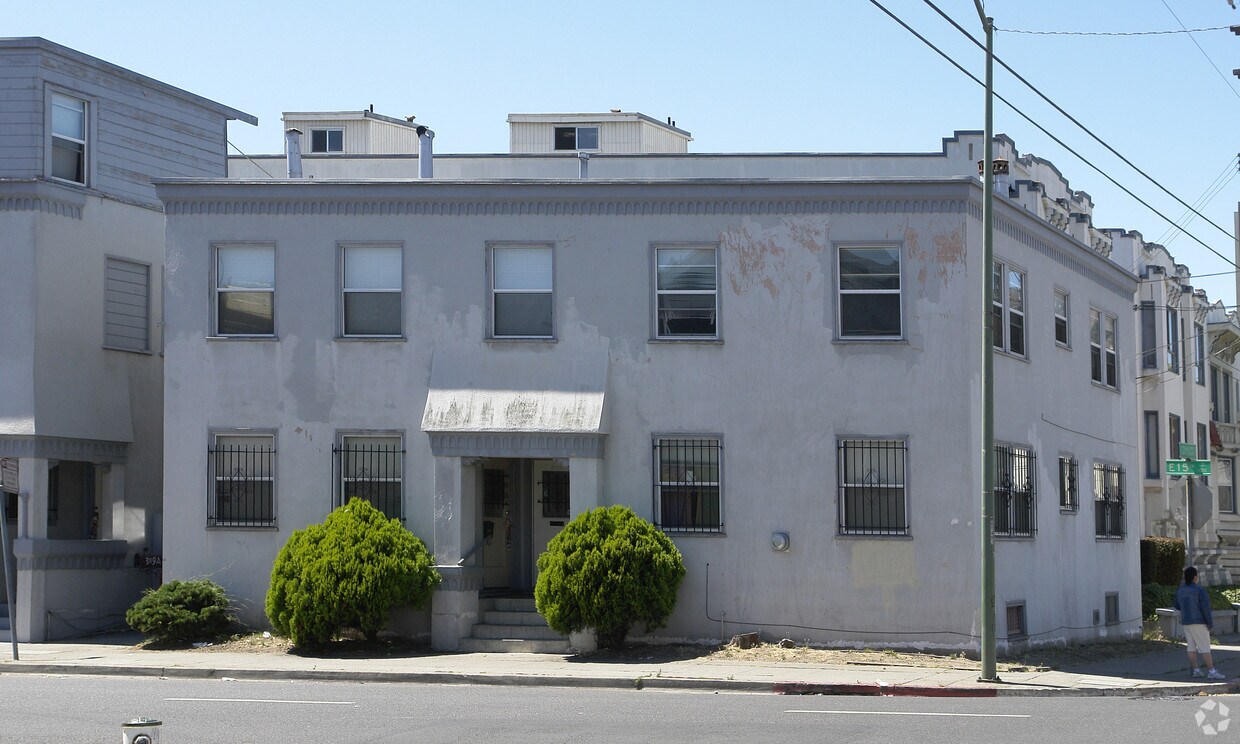 Primary Photo - 301 E 15th St