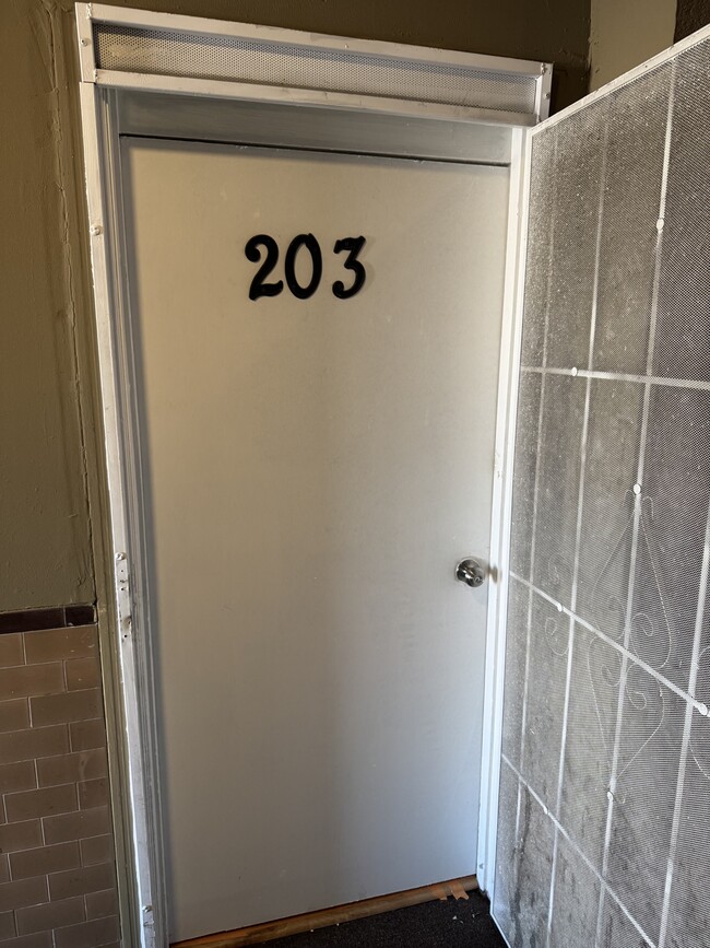 Foto del edificio - 256 W Florence Ave