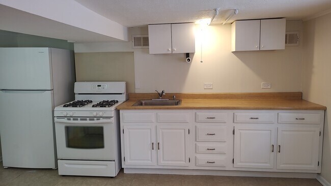 Foto del edificio - 1960 Illinois St