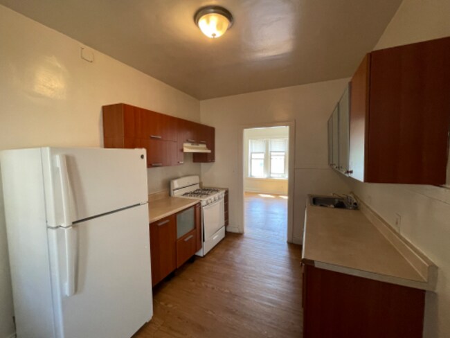 Foto del edificio - 832 S Austin Blvd