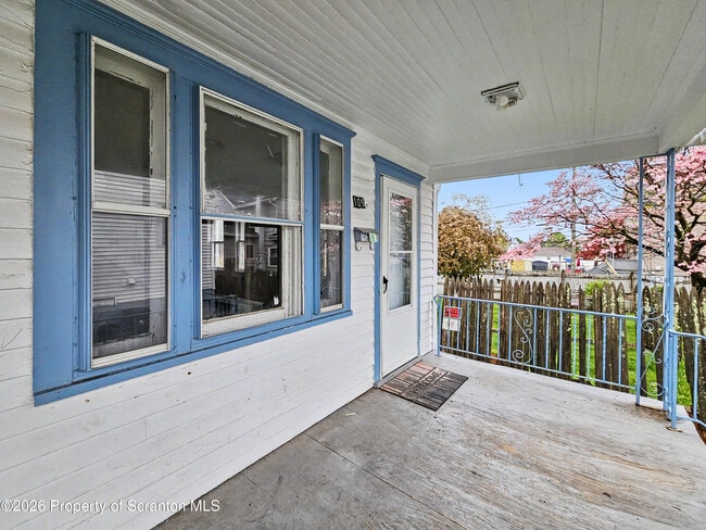 Building Photo - 109 Penn St